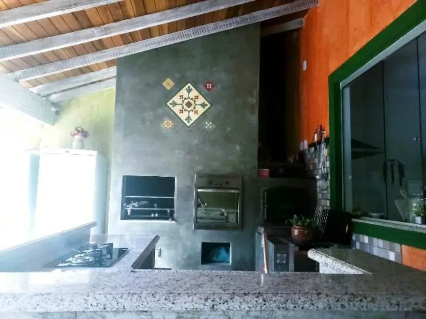 Foto 4 de Casa com 4 quartos à venda, 160m2 em São Benedito, Pindamonhangaba - SP