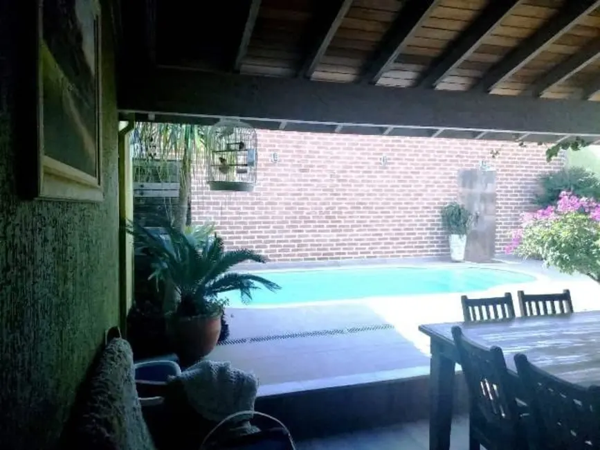 Foto 3 de Casa com 4 quartos à venda, 160m2 em São Benedito, Pindamonhangaba - SP