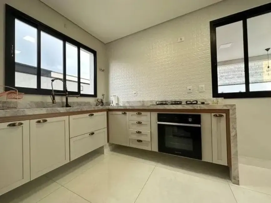 Foto 1 de Casa de Condomínio com 4 quartos à venda, 273m2 em Jardim Marlene Miranda, Taubate - SP