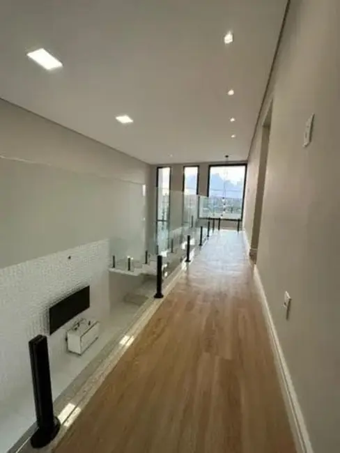 Foto 9 de Casa de Condomínio com 4 quartos à venda, 273m2 em Jardim Marlene Miranda, Taubate - SP