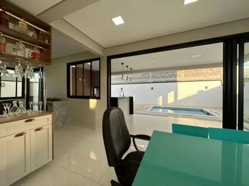 Foto 4 de Casa de Condomínio com 4 quartos à venda, 273m2 em Jardim Marlene Miranda, Taubate - SP