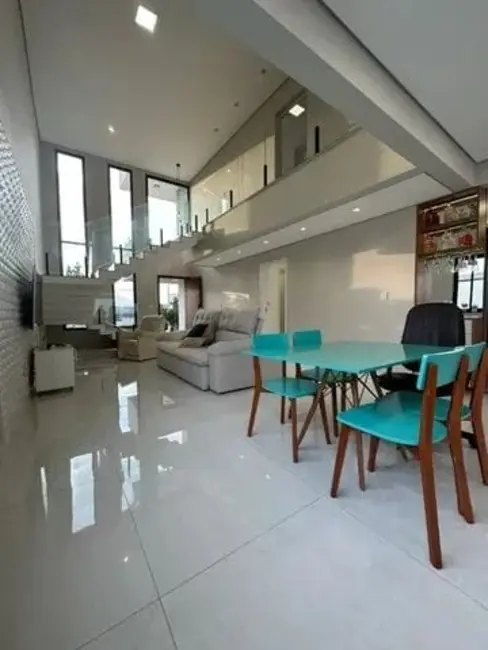 Foto 6 de Casa de Condomínio com 4 quartos à venda, 273m2 em Jardim Marlene Miranda, Taubate - SP