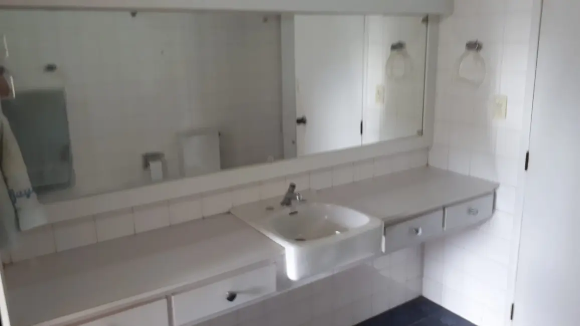 Sobrado com 3 quartos à venda, 267m2 em Jardim Boa Vista, Pindamonhangaba - SP - imagem 5 Foto 5 de Sobrado com 3 quartos à venda, 267m2 em Jardim Boa Vista, Pindamonhangaba - SP