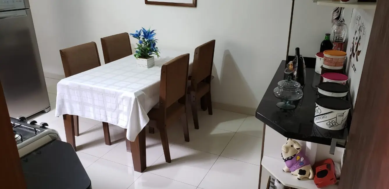 Foto 2 de Sobrado com 2 quartos à venda, 185m2 em Jardim Garcez, Taubate - SP