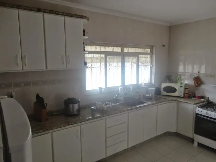 Foto 4 de Casa com 2 quartos à venda, 300m2 em Centro, Tremembe - SP