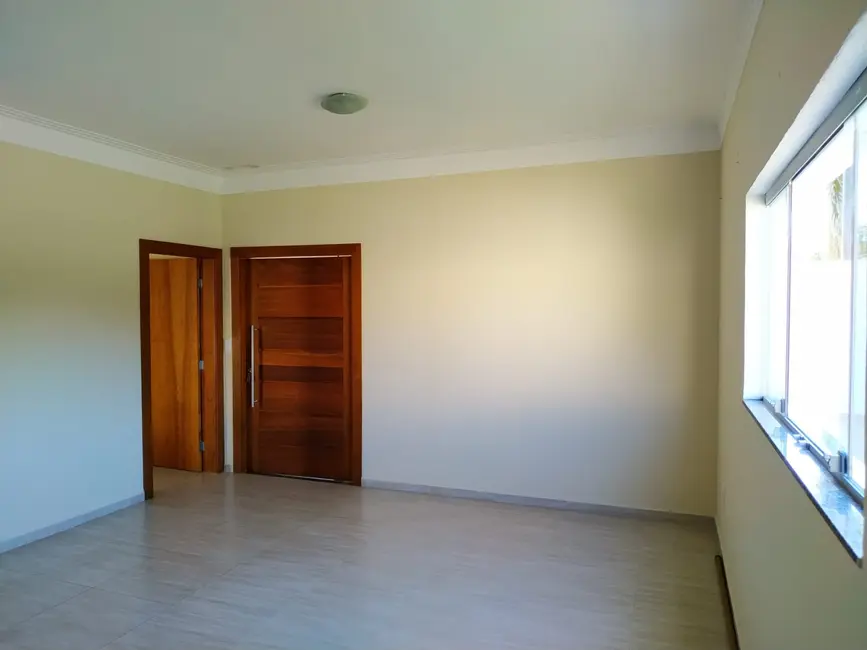 Foto 4 de Sobrado com 4 quartos à venda, 210m2 em Quiririm, Taubate - SP
