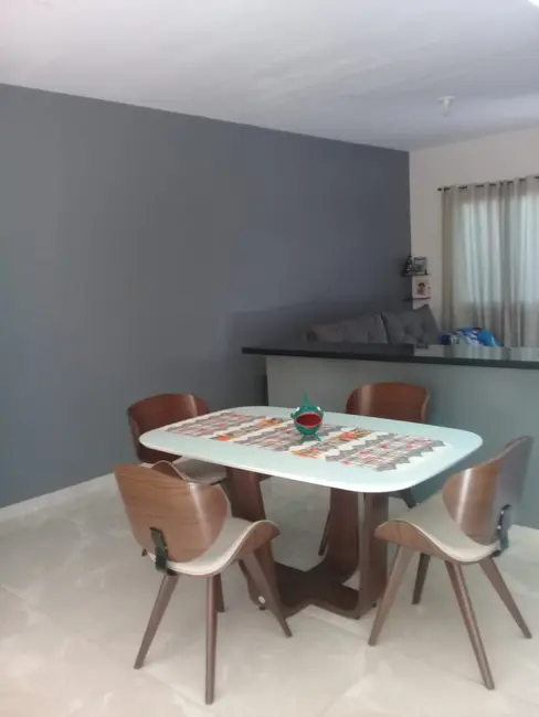 Foto 3 de Sobrado com 3 quartos à venda, 225m2 em Pindamonhangaba - SP