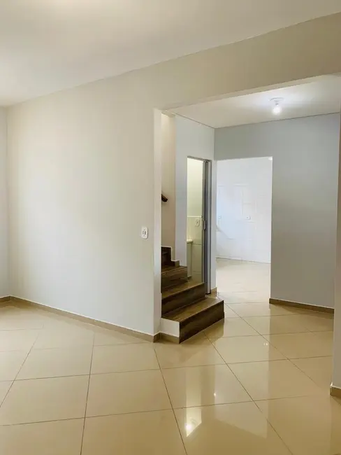 Foto 3 de Casa com 2 quartos à venda, 144m2 em Jardim Gurilândia, Taubate - SP