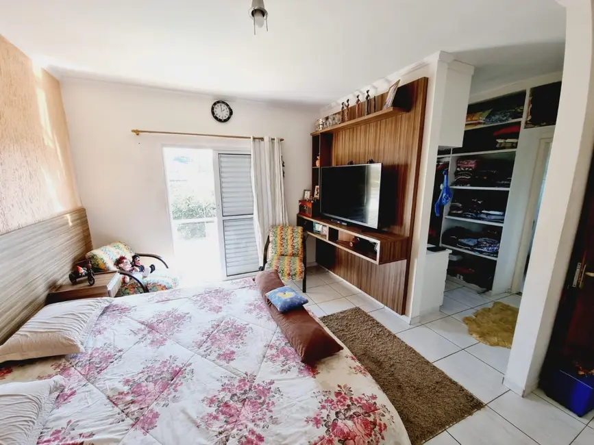 Foto 5 de Sobrado com 3 quartos à venda, 230m2 em Campos Elíseos, Taubate - SP