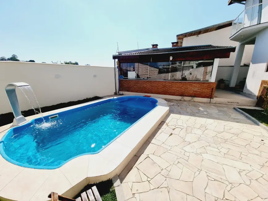Foto 1 de Sobrado com 3 quartos à venda, 230m2 em Campos Elíseos, Taubate - SP