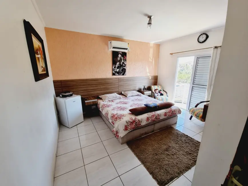 Foto 4 de Sobrado com 3 quartos à venda, 230m2 em Campos Elíseos, Taubate - SP