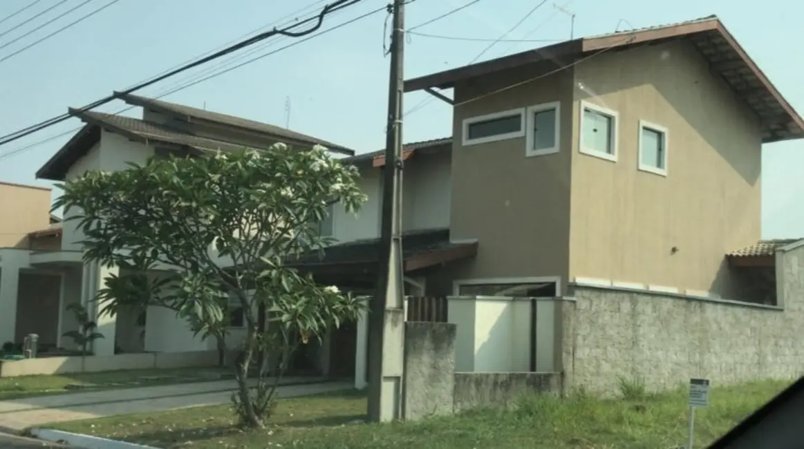 Foto 3 de Casa de Condomínio à venda em Pindamonhangaba - SP