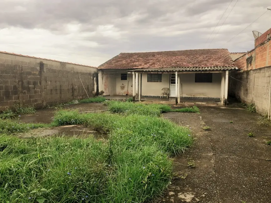 Foto 1 de Casa à venda, 250m2 em Loteamento Residencial Andrade, Pindamonhangaba - SP