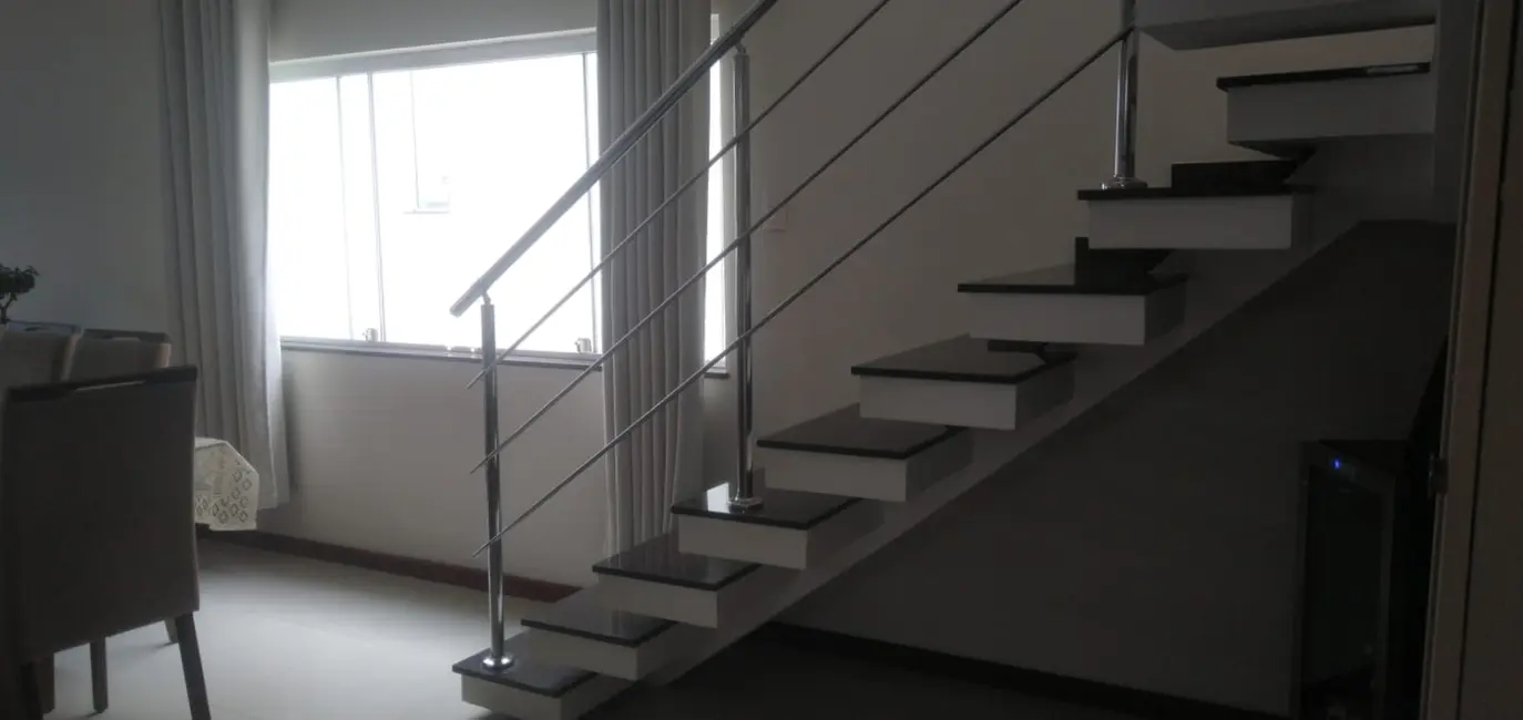 Foto 6 de Sobrado com 4 quartos à venda, 360m2 em Jardim Independência, Taubate - SP