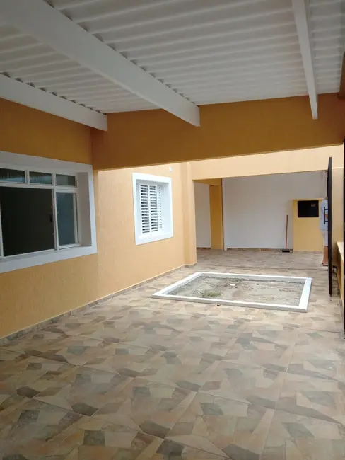 Foto 2 de Casa com 3 quartos à venda, 151m2 em Parque São Cristóvão, Taubate - SP