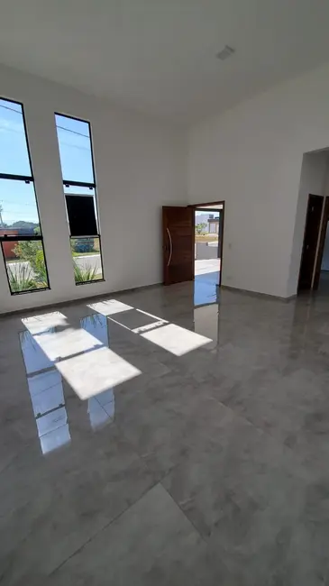 Foto 3 de Casa de Condomínio com 3 quartos à venda, 150m2 em Centro, Tremembe - SP