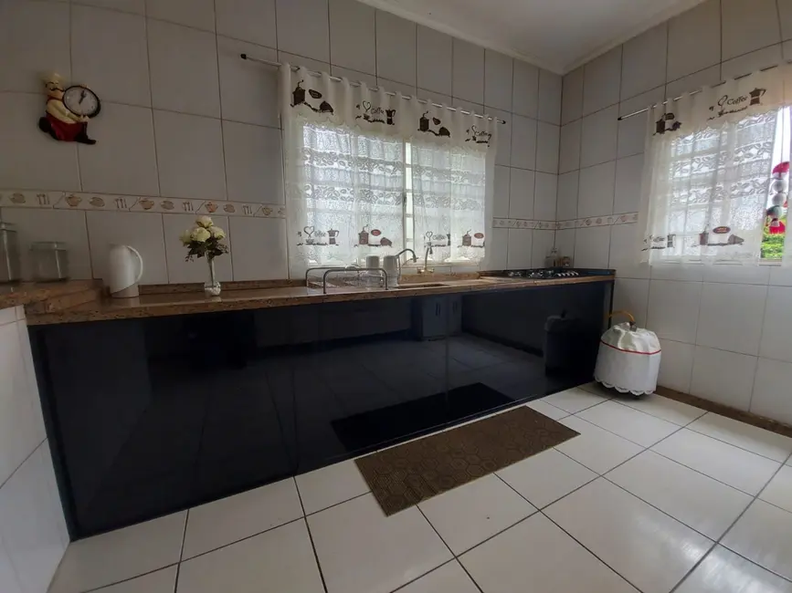 Foto 5 de Casa com 3 quartos à venda, 200m2 em Pindamonhangaba - SP