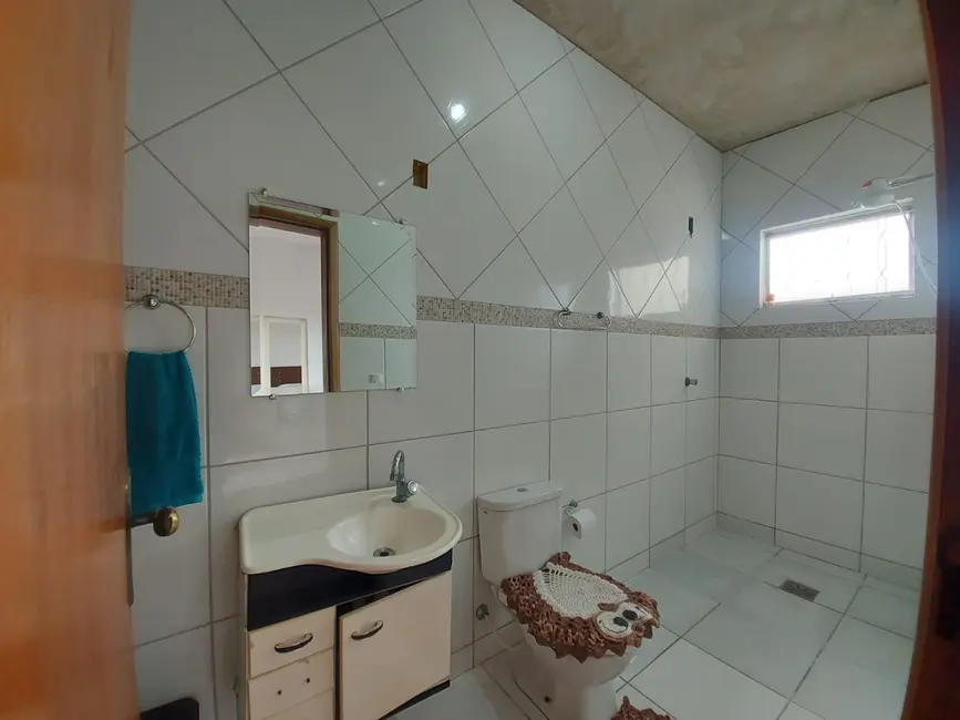 Foto 2 de Casa com 3 quartos à venda, 200m2 em Pindamonhangaba - SP