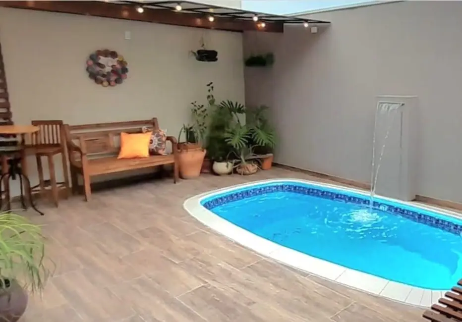 Sobrado com 4 quartos à venda, 240m2 em Aparecida - SP - imagem 3 Foto 3 de Sobrado com 4 quartos à venda, 240m2 em Aparecida - SP