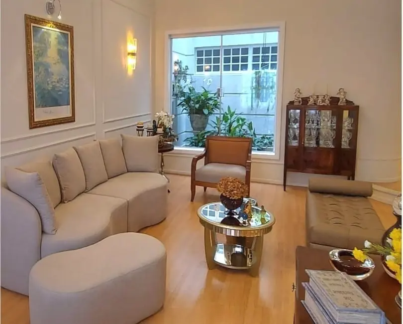 Sobrado com 4 quartos à venda, 240m2 em Aparecida - SP - imagem 5 Foto 5 de Sobrado com 4 quartos à venda, 240m2 em Aparecida - SP