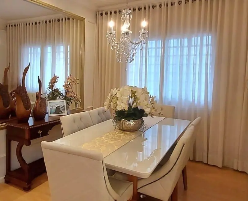 Sobrado com 4 quartos à venda, 240m2 em Aparecida - SP - imagem 9 Foto 9 de Sobrado com 4 quartos à venda, 240m2 em Aparecida - SP