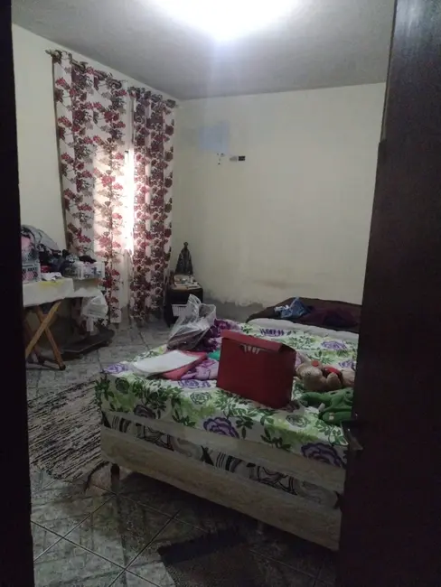 Sobrado com 3 quartos à venda, 264m2 em Pindamonhangaba - SP - imagem 3 Foto 3 de Sobrado com 3 quartos à venda, 264m2 em Pindamonhangaba - SP