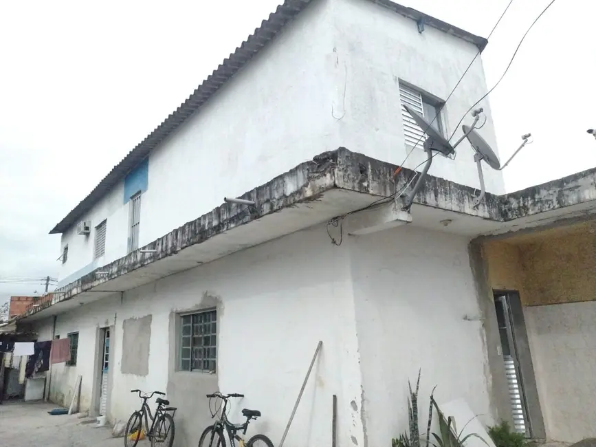Sobrado com 3 quartos à venda, 264m2 em Pindamonhangaba - SP - imagem 1 Foto 1 de Sobrado com 3 quartos à venda, 264m2 em Pindamonhangaba - SP