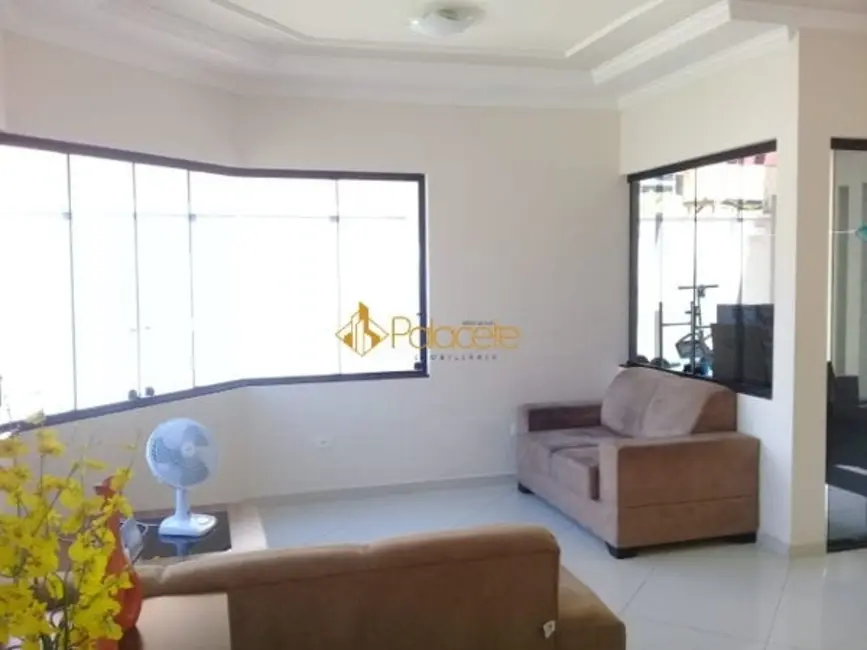 Foto 9 de Casa com 3 quartos à venda, 230m2 em Nossa Senhora do Perpétuo Socorro, Pindamonhangaba - SP