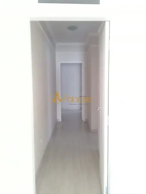 Foto 3 de Casa com 3 quartos à venda, 230m2 em Nossa Senhora do Perpétuo Socorro, Pindamonhangaba - SP