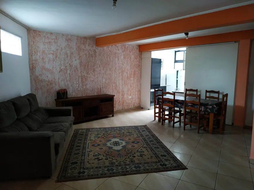 Foto 2 de Casa com 5 quartos à venda, 175m2 em Pindamonhangaba - SP