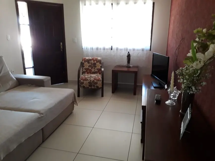 Foto 4 de Sobrado com 4 quartos à venda, 140m2 em Mombaça, Pindamonhangaba - SP
