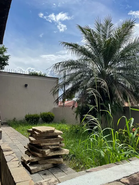 Foto 3 de Casa com 3 quartos à venda, 233m2 em Centro, Pindamonhangaba - SP