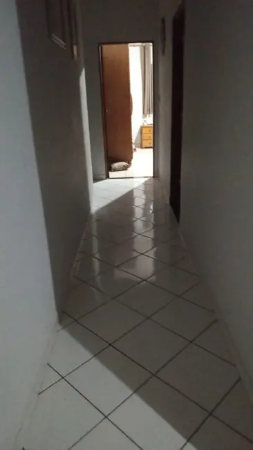 Foto 4 de Casa com 4 quartos à venda, 200m2 em Parque Aeroporto, Taubate - SP