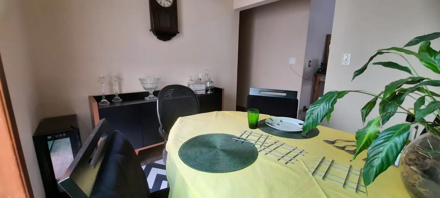 Foto 4 de Casa com 4 quartos à venda, 229m2 em Jardim Indepedência, Guaratingueta - SP