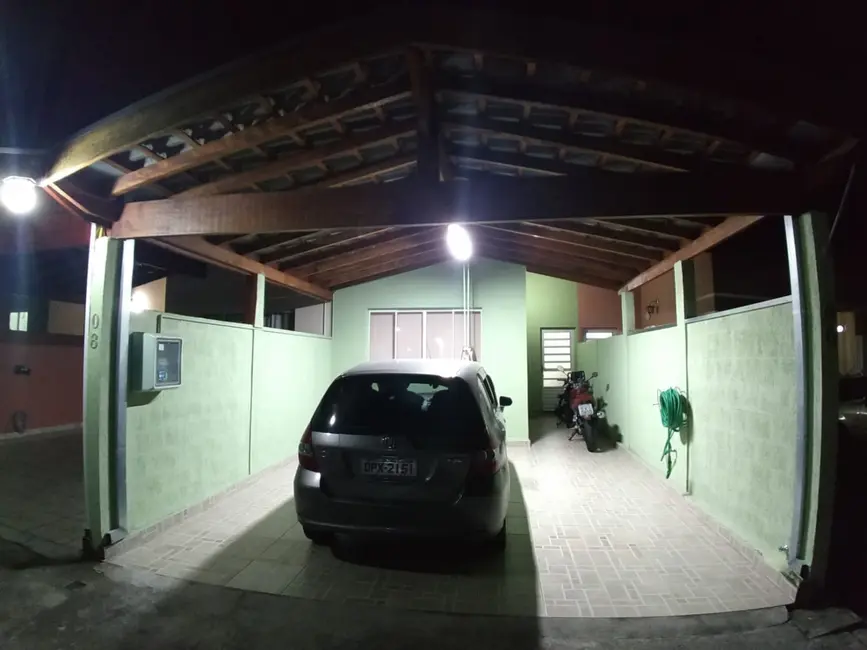 Foto 1 de Casa de Condomínio com 2 quartos à venda, 95m2 em Parque São Luís, Taubate - SP