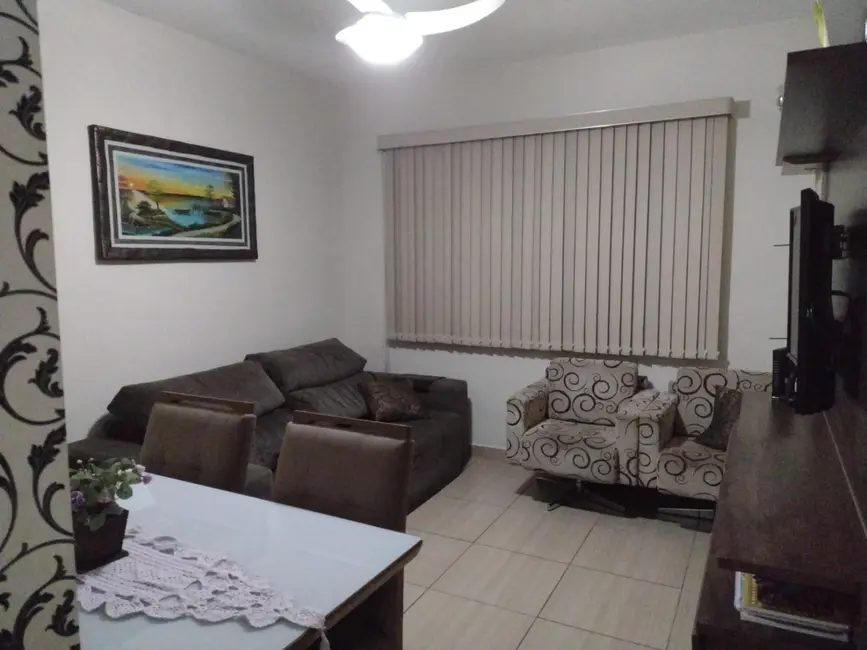 Foto 2 de Casa de Condomínio com 2 quartos à venda, 95m2 em Parque São Luís, Taubate - SP