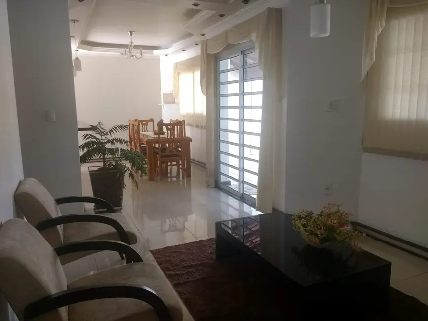 Foto 5 de Casa com 3 quartos à venda, 300m2 em Conjunto Habitacional Terra dos Ipês II (Fase I), Pindamonhangaba - SP