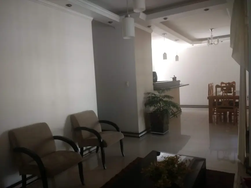 Foto 4 de Casa com 3 quartos à venda, 300m2 em Conjunto Habitacional Terra dos Ipês II (Fase I), Pindamonhangaba - SP