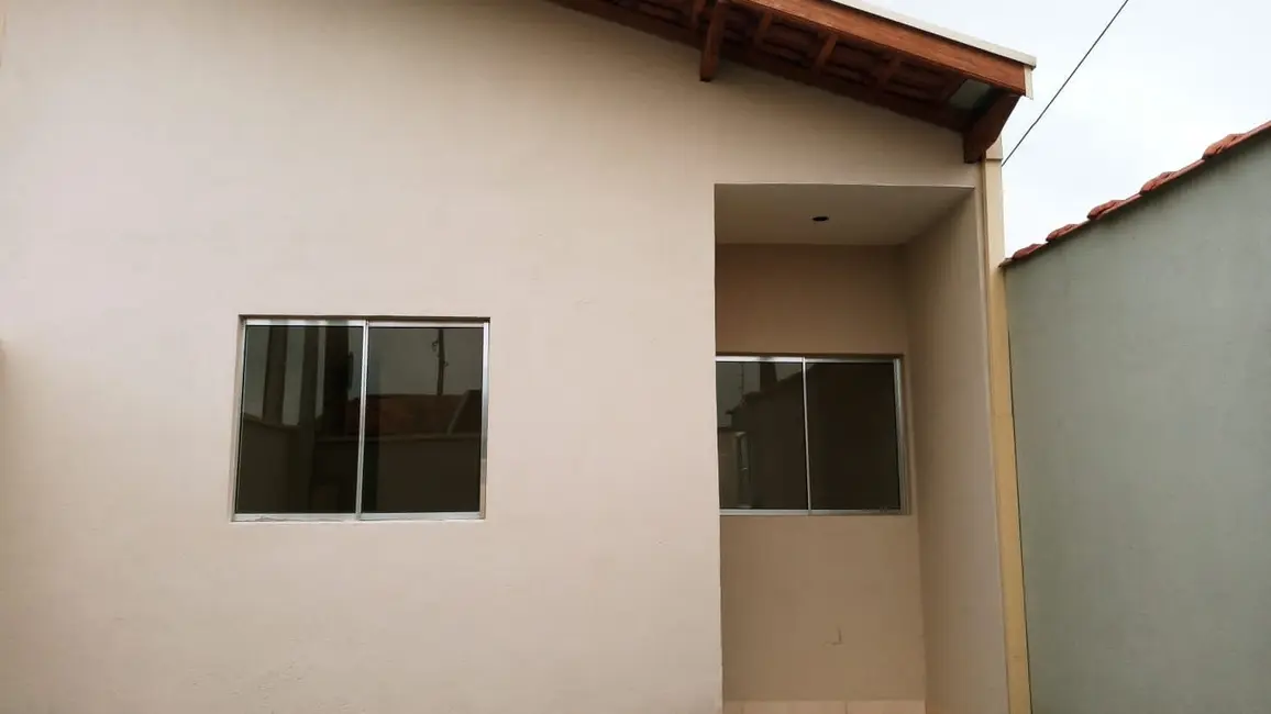 Foto 1 de Casa com 2 quartos à venda, 66m2 em Taubate - SP