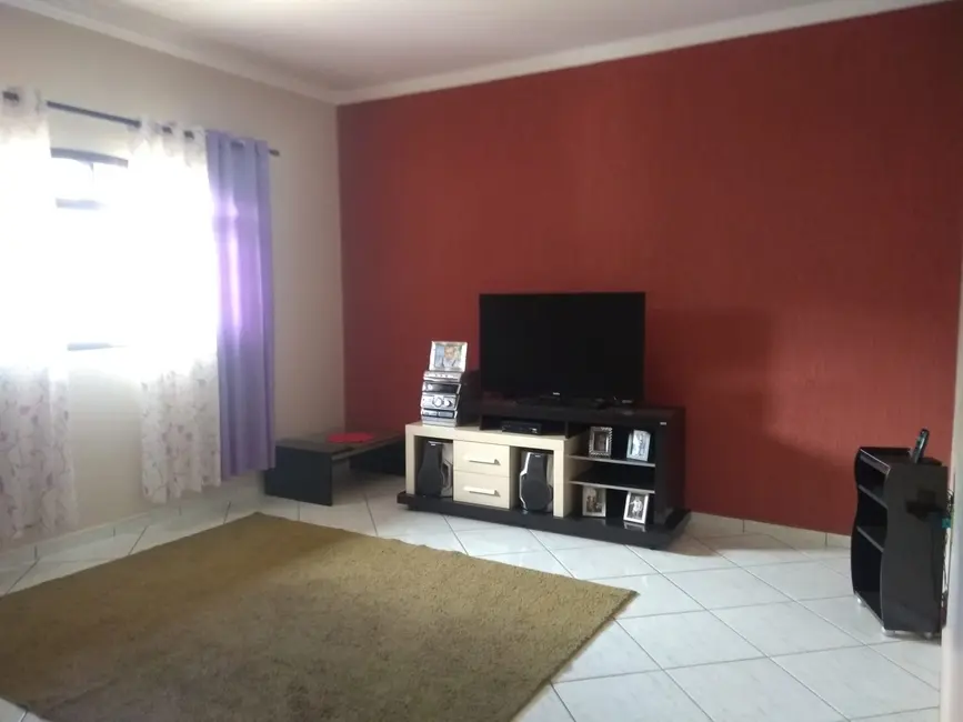 Foto 3 de Casa com 3 quartos à venda, 140m2 em Vila Menino Jesus, Cacapava - SP