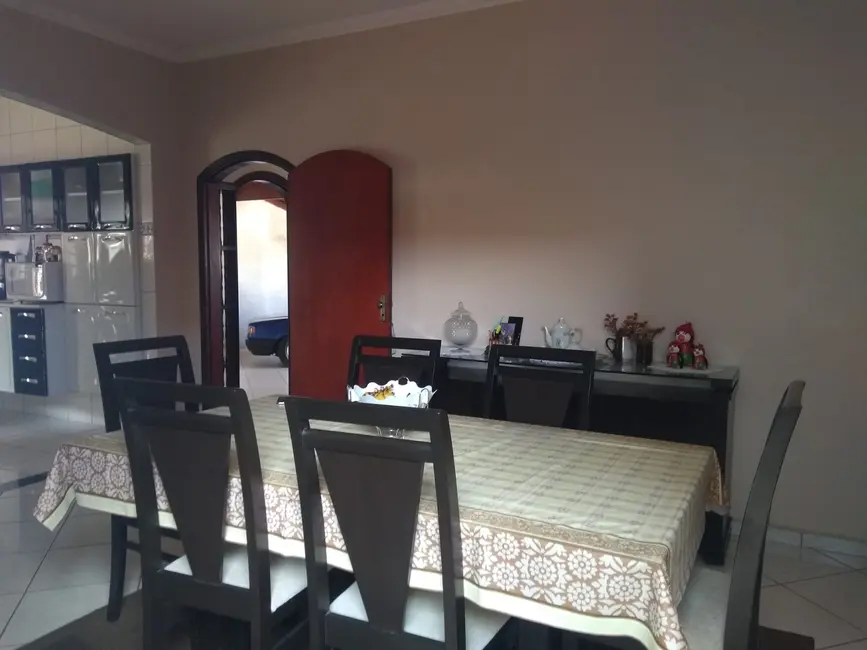 Foto 6 de Casa com 3 quartos à venda, 140m2 em Vila Menino Jesus, Cacapava - SP