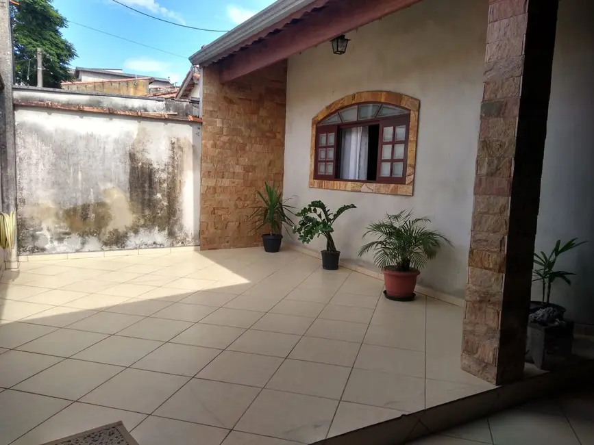 Foto 1 de Casa com 3 quartos à venda, 140m2 em Vila Menino Jesus, Cacapava - SP