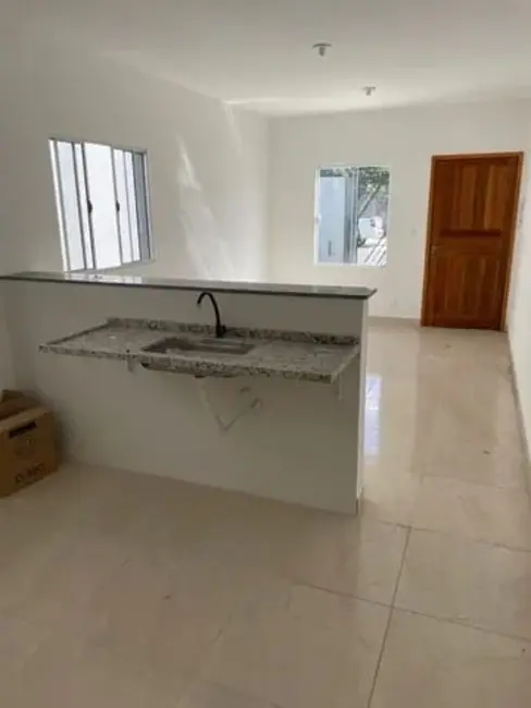 Foto 2 de Casa com 2 quartos à venda, 62m2 em Residencial Estoril, Taubate - SP