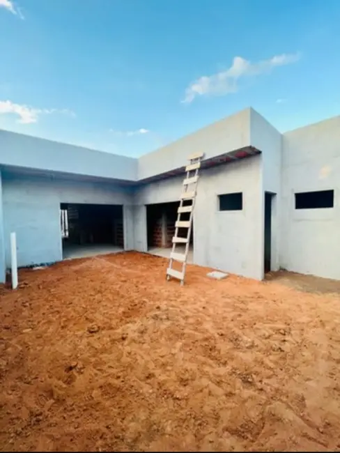Foto 2 de Casa com 3 quartos à venda, 175m2 em Pindamonhangaba - SP
