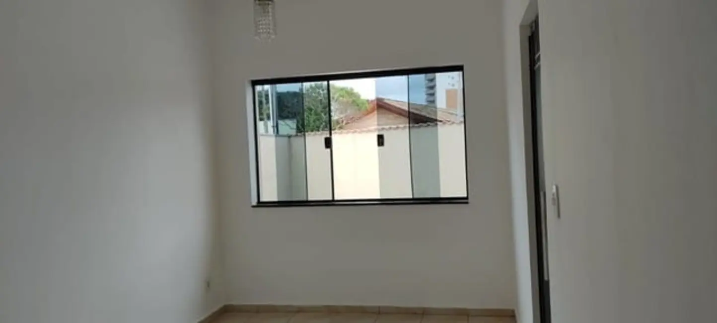 Foto 4 de Casa com 3 quartos à venda, 250m2 em Jardim Maria Augusta, Taubate - SP