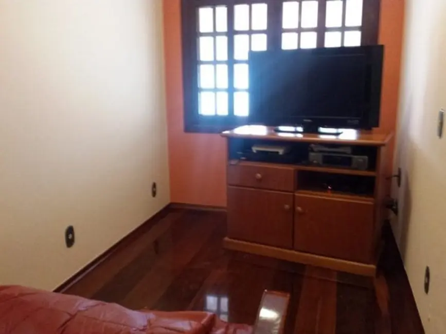 Foto 7 de Casa com 7 quartos à venda, 478m2 em São Benedito, Pindamonhangaba - SP