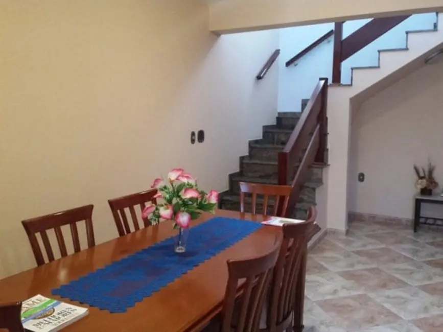 Foto 6 de Casa com 7 quartos à venda, 478m2 em São Benedito, Pindamonhangaba - SP