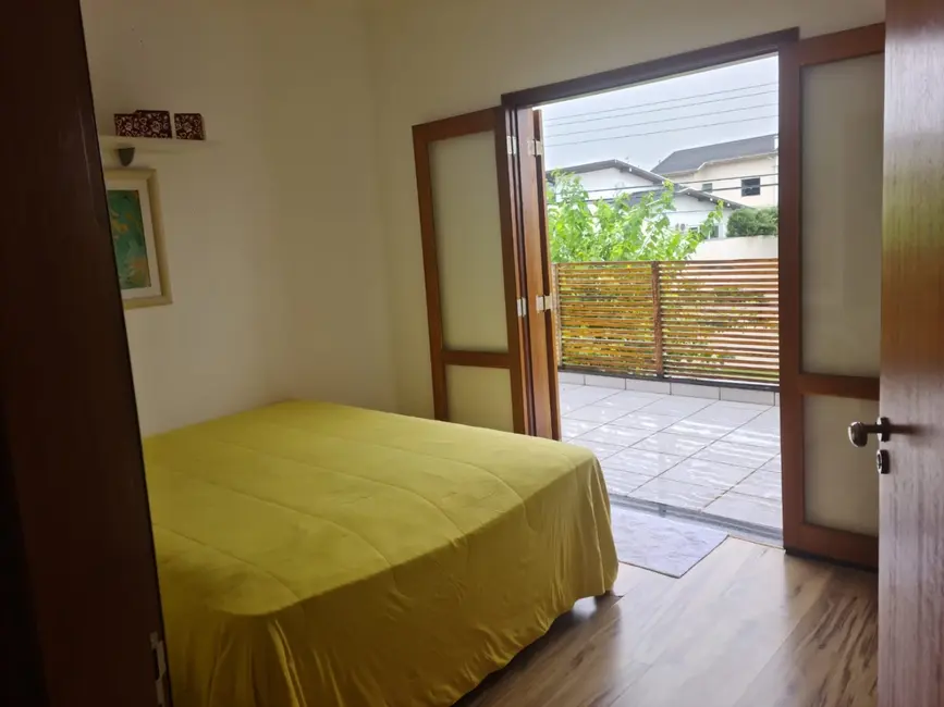 Foto 3 de Sobrado com 4 quartos à venda, 300m2 em Pindamonhangaba - SP