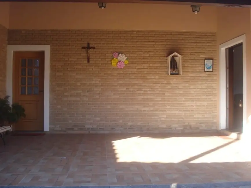 Foto 2 de Casa com 3 quartos à venda, 218m2 em Jardim Rosely, Pindamonhangaba - SP