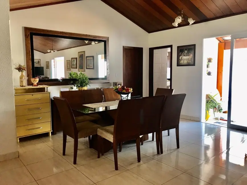 Foto 1 de Casa de Condomínio com 5 quartos à venda, 310m2 em Socorro, Pindamonhangaba - SP
